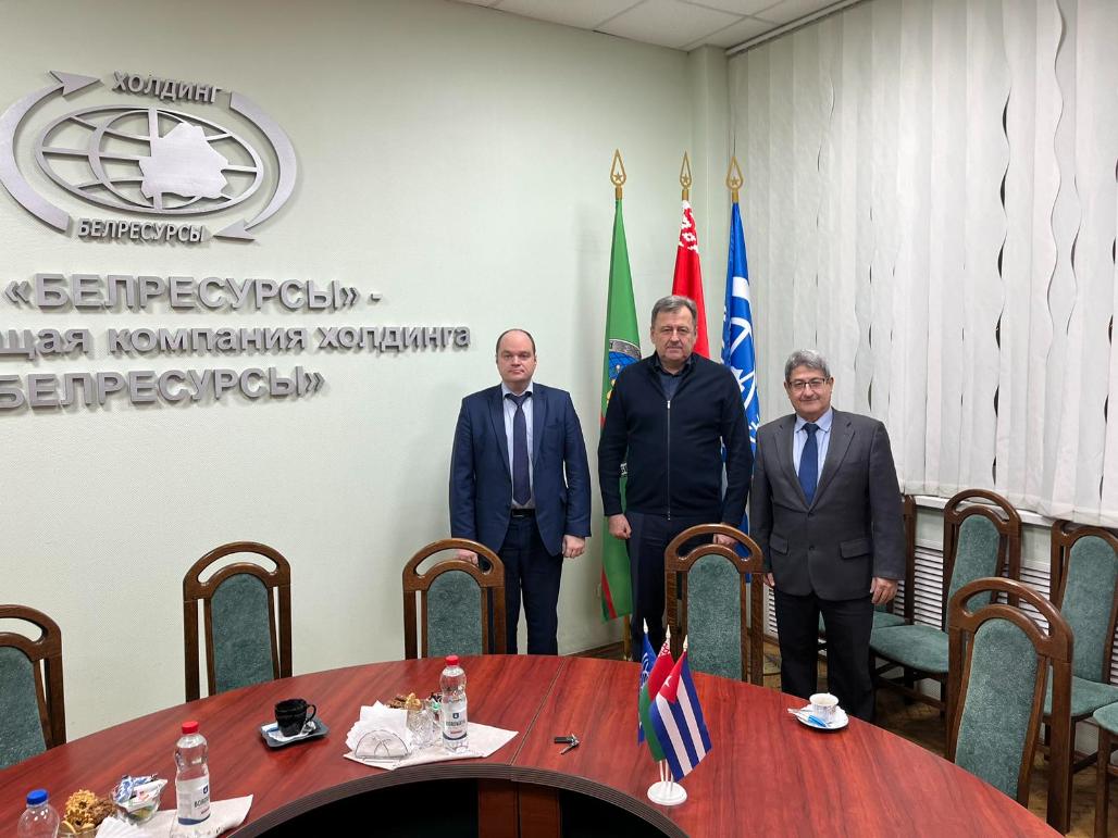 О переговорах с Чрезвычайным и Полномочным Послом Республики Куба в Республике Беларусь господином Сантьяго Пересом.