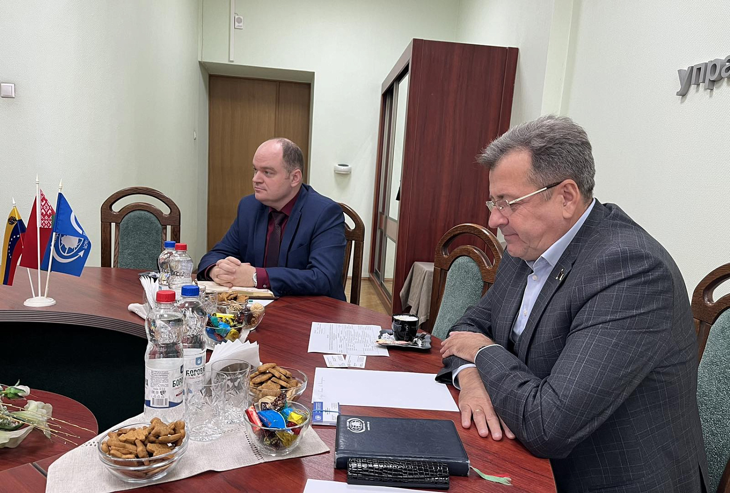 8 октября 2024 года в ОАО «Белресурсы» - управляющая компания холдинга «Белресурсы» прошла встреча с представителями посольства Боливарианской Республики Венесуэла в Республике Беларусь